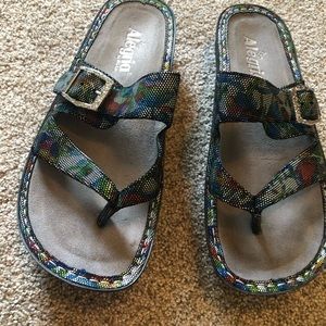 Shoes-adjustable slide sandals